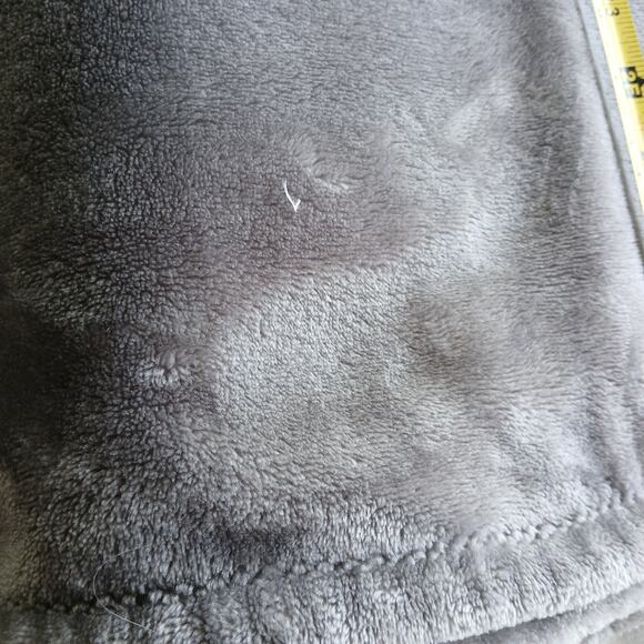 Columbia Super Soft Plush Throw Blanket Boulder dark gray 50 x 60 inches grey - Picture 11 of 13